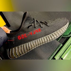 adidas Men's Yeezy Boost 350 V2 Shoes black